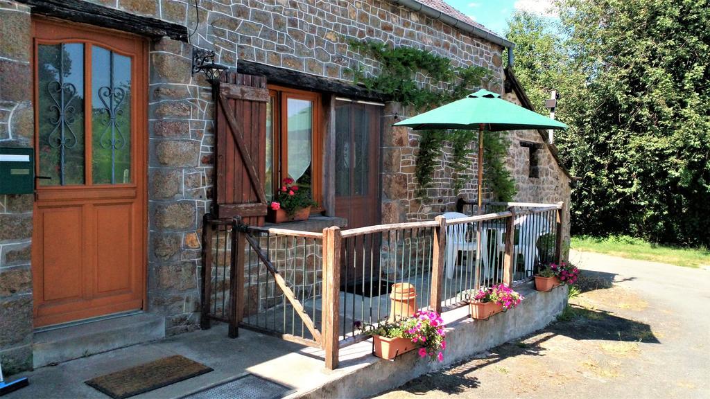 La Cloue Panzió Sainte-Marie-du-Bois  Kültér fotó